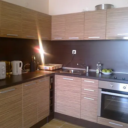 25 Apartman *